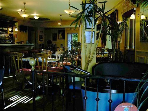 Le Mondes Hotel